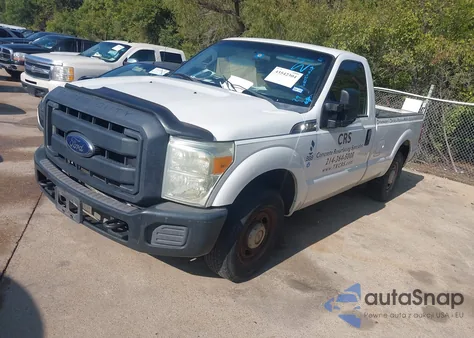 2015 Ford F-250 Xl z USA, uszkodzony, nr VIN 1FTBF2A62FEA99440
